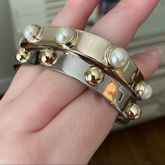 Tory Burch studded pearl bracelets - Picture 5 of 6